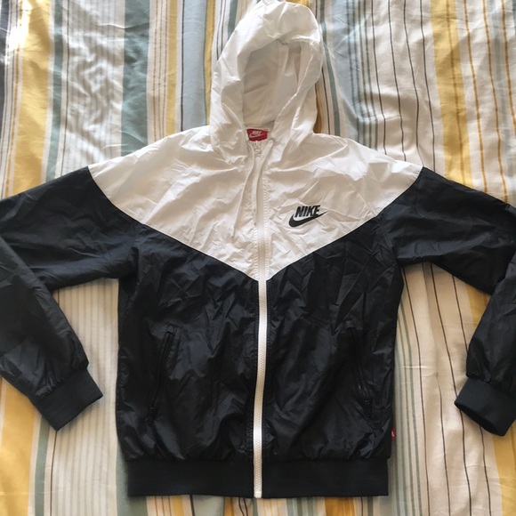 Nike Jackets & Blazers - Nike windrunner